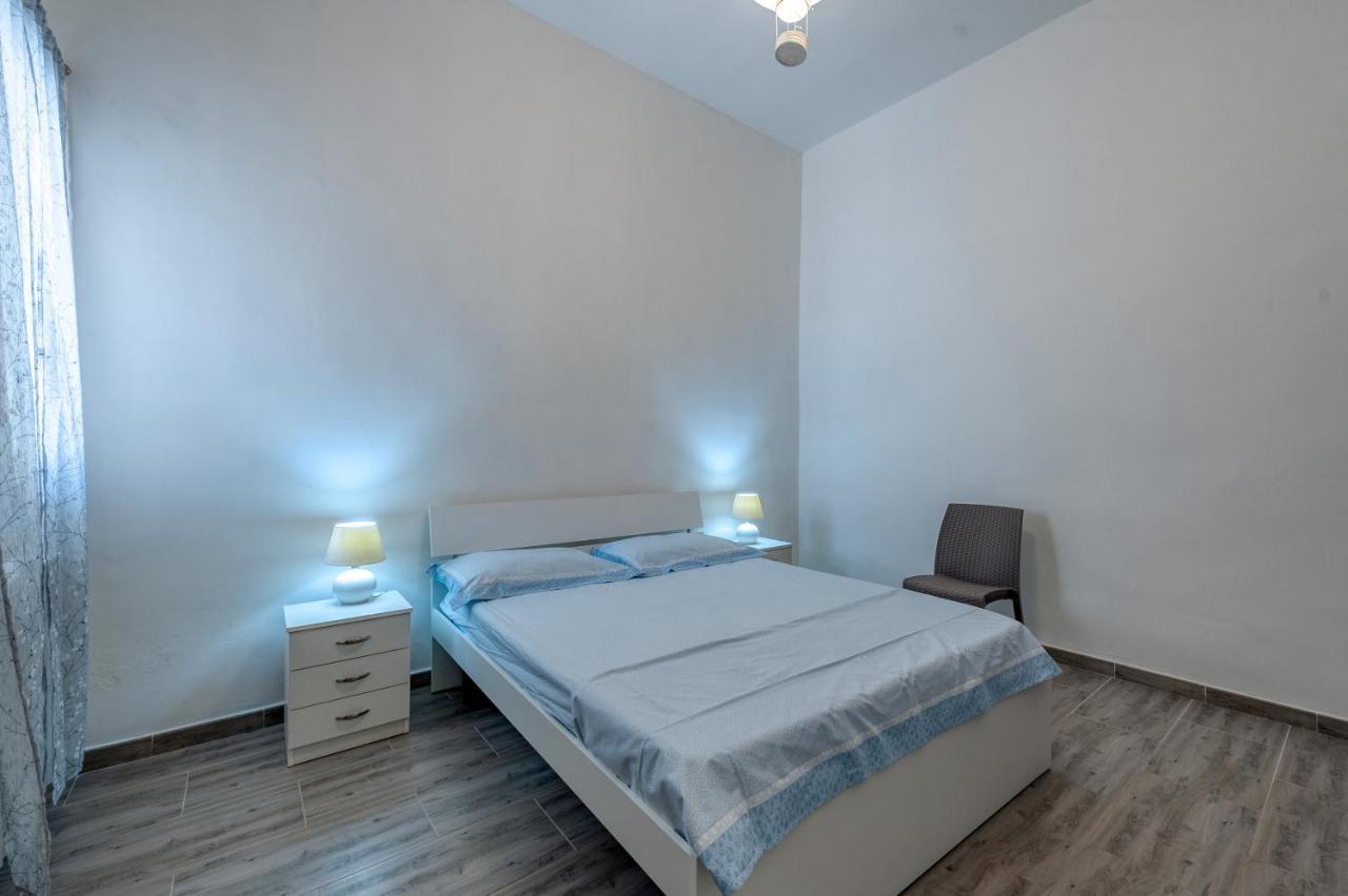 Casa Vacanze Petra Squinzano Luaran gambar